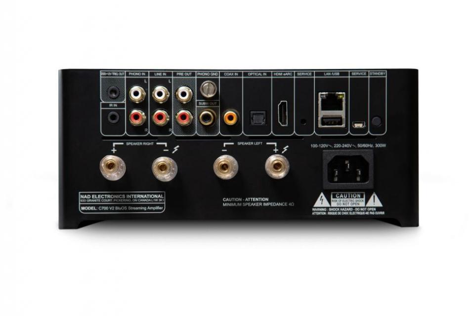 NAD - C 700 V2 Amplificateur intégré stéréo connecté Blu-OS